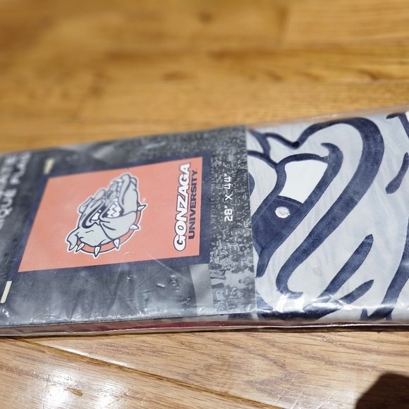Gonzaga Flag NEW 28"x44" Large - Picture 6 of 6